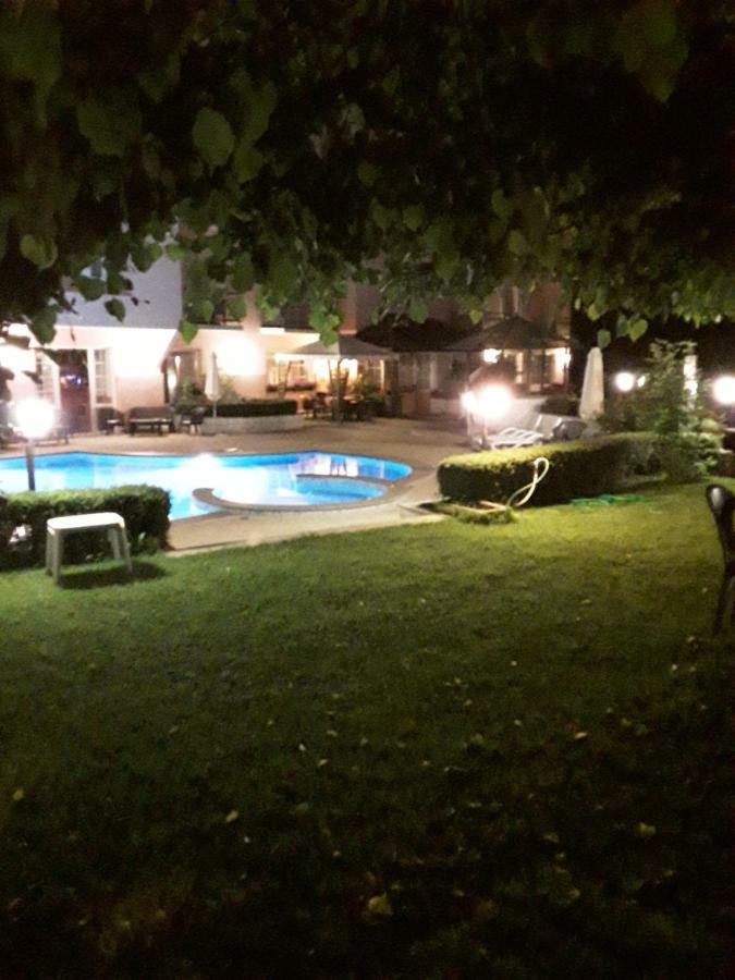 Hotel Bellaria Levico Terme Bagian luar foto