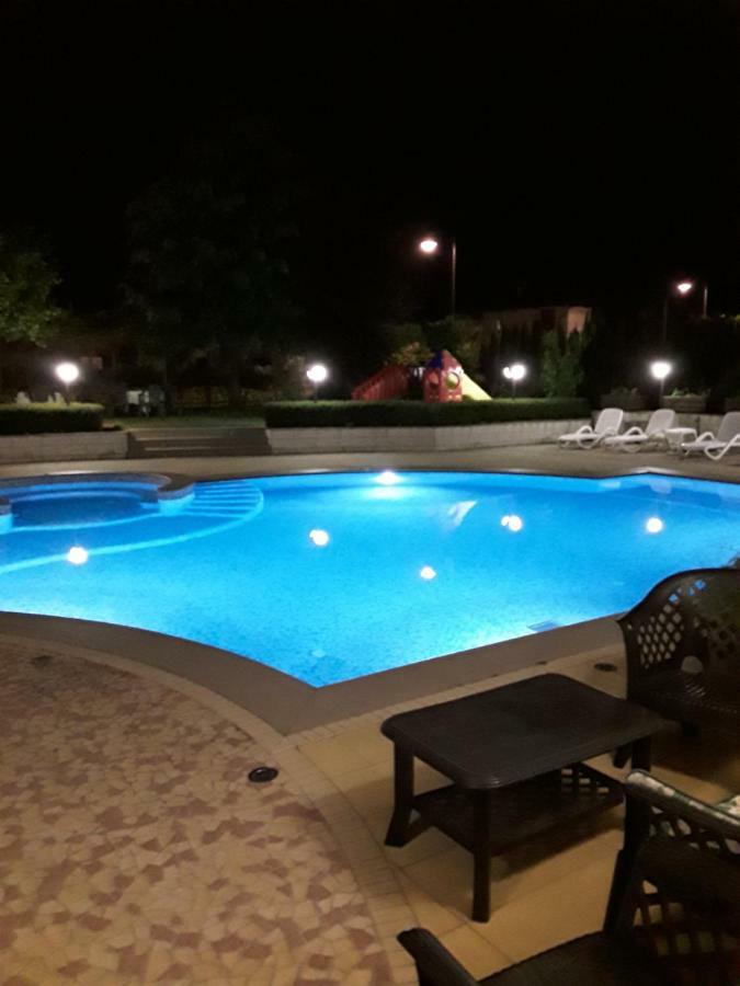 Hotel Bellaria Levico Terme Bagian luar foto
