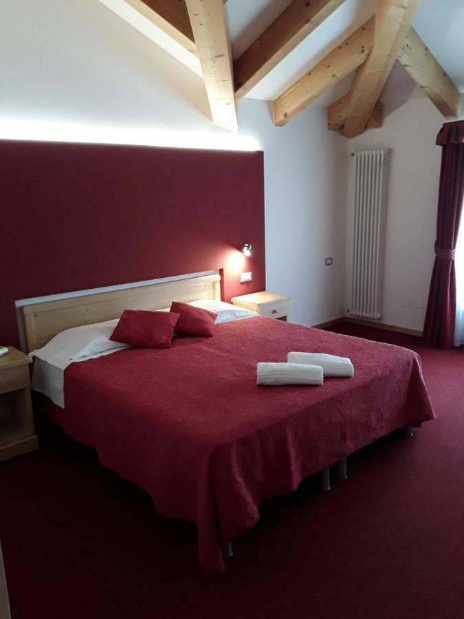 Hotel Bellaria Levico Terme Bagian luar foto