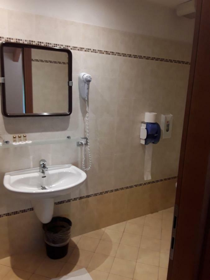 Hotel Bellaria Levico Terme Bagian luar foto
