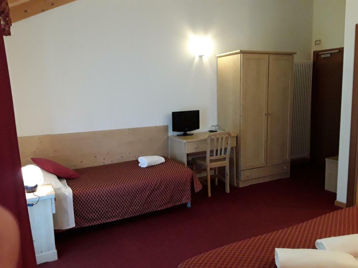 Hotel Bellaria Levico Terme Bagian luar foto